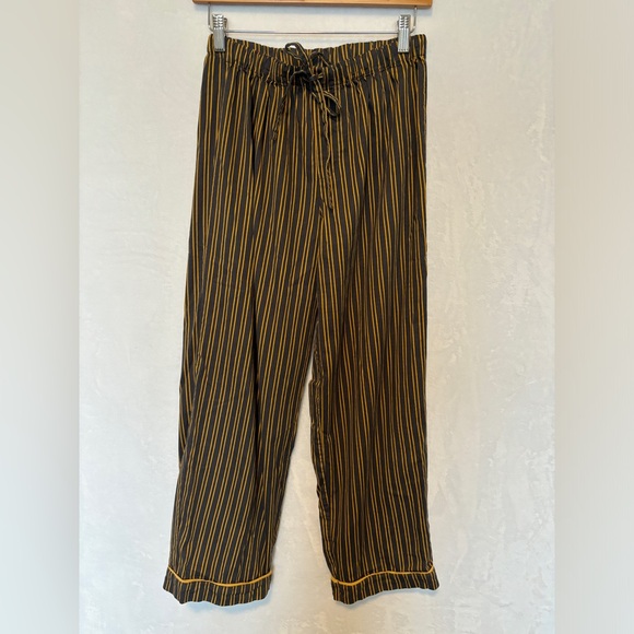 Pottery Barn Teen Harry Potter Pajamas Hufflepuff Stripe Shirt Pants size medium - Picture 2 of 16